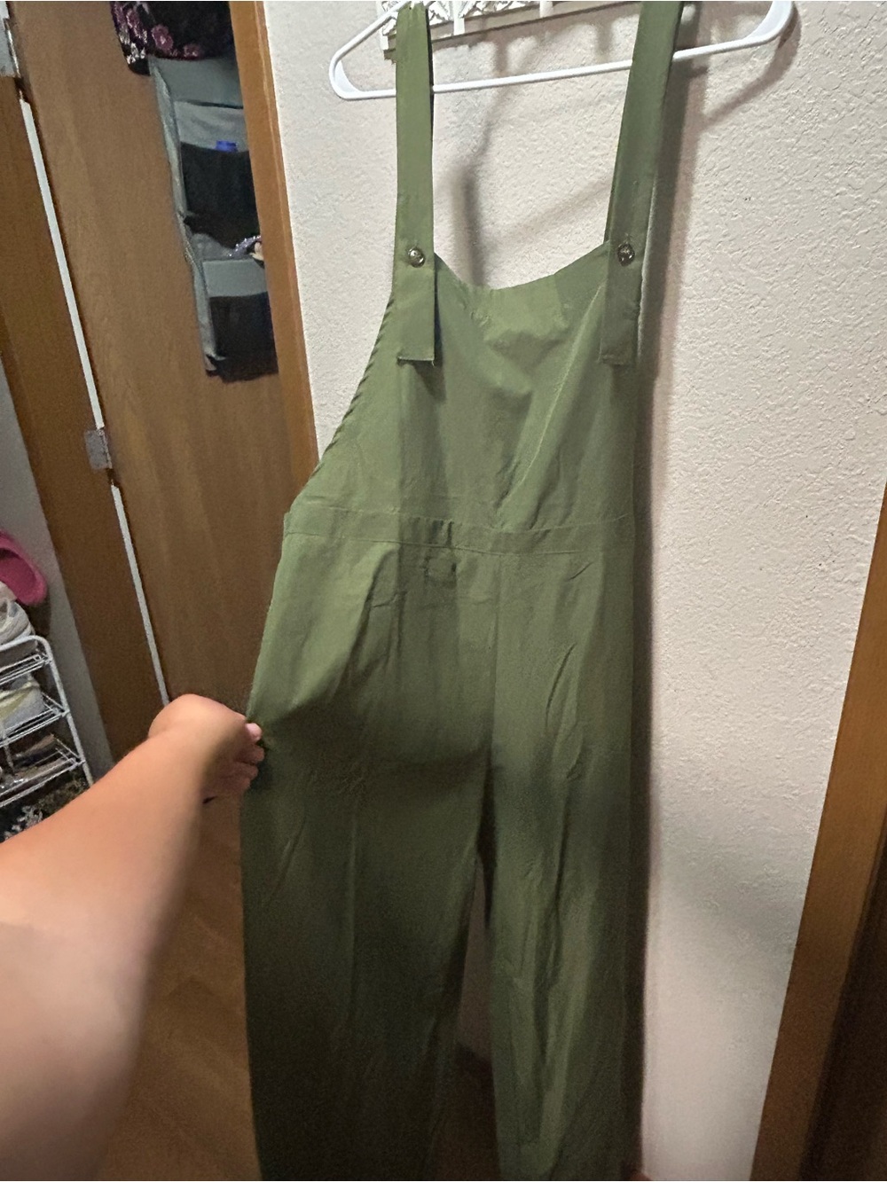Women’s Olive Green Wide-Leg Jumpsuit with Adjustable Straps
